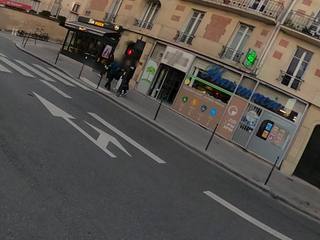 Vue de la rue à l’adresse de Five Pizza Original -Rue de Vaugirard - Paris 15