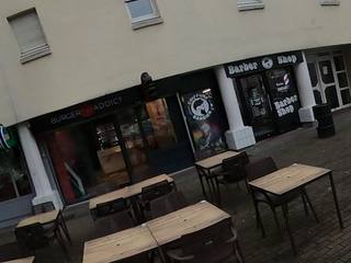 Vue de la rue à l’adresse de Burger Addict Cergy