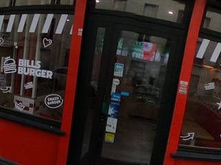 Vue de la rue à l’adresse de Bill's Burger Vincennes