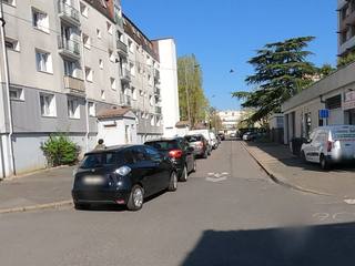 Vue de la rue à l’adresse de pizza Luigi