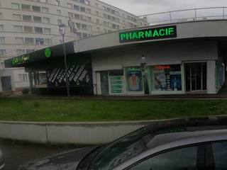 Vue de la rue à l’adresse de Grill & Food