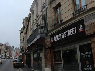 Vue de la rue à l’adresse de Crust & Go