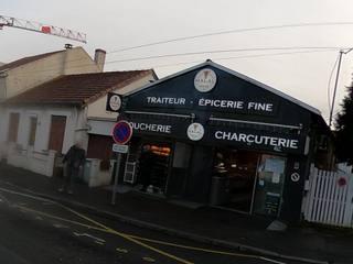 Vue de la rue à l’adresse de Halal House