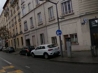 Vue de la rue à l’adresse de Yalla Eat
