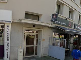 Vue de la rue à l’adresse de La Flamme