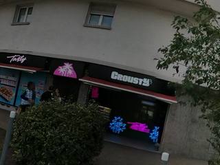 Vue de la rue à l’adresse de Tasty Crousty