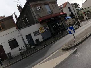 Vue de la rue à l’adresse de Chicken Spot