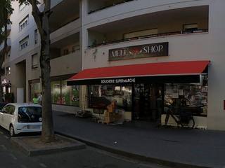 Vue de la rue à l’adresse de Mell'Shop Villeurbanne