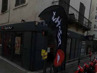 Vue de la rue à l’adresse de Pizza Time