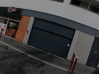 Vue de la rue à l’adresse de Chicken Spot
