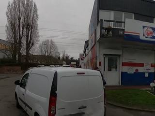 Vue de la rue à l’adresse de Take and Go