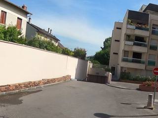 Vue de la rue à l’adresse de Tasty Crousty