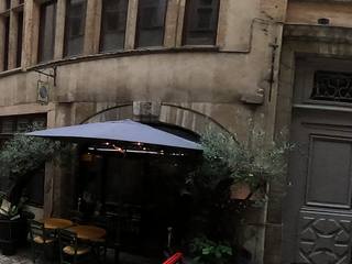 Vue de la rue à l’adresse de Chez Maître Sakir