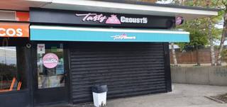 Vue de la rue à l’adresse de Tasty Crousty