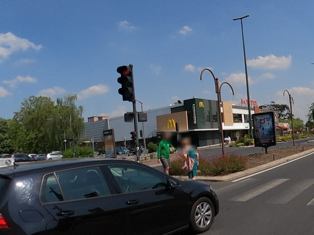 Vue de la rue à l’adresse de Nach! Eaubonne