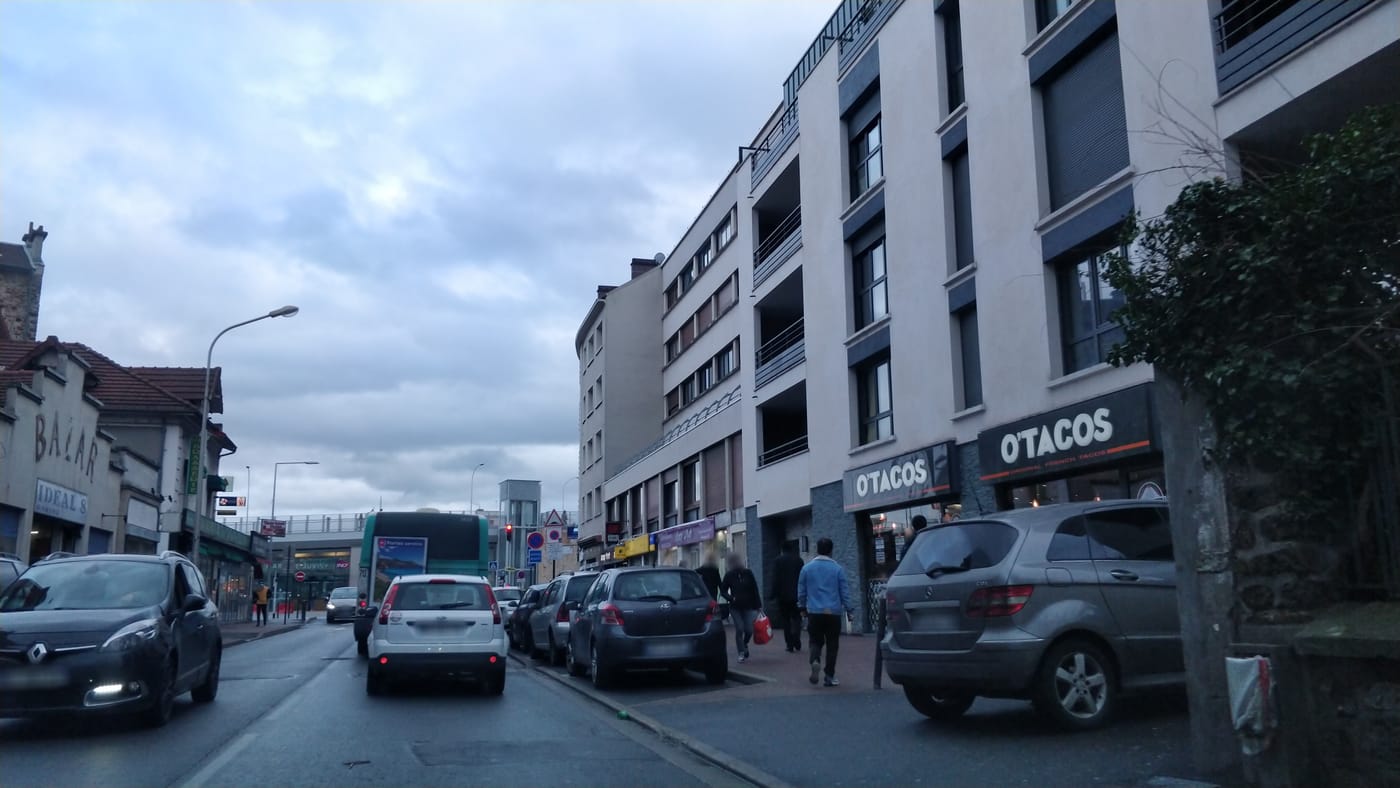 Vue de la rue à l’adresse de O'Tacos Juvisy