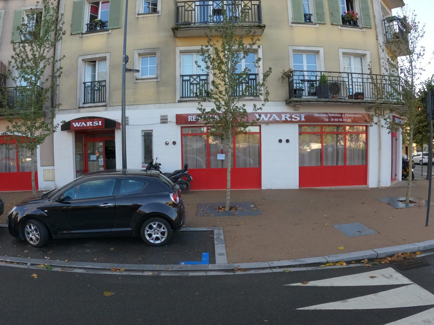 Vue de la rue à l’adresse de Warsi - Restaurant Indien et Pakistanais