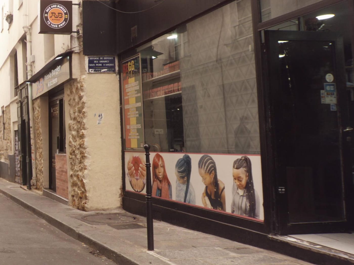 Vue de la rue à l’adresse de Rice & Burger Kitchen