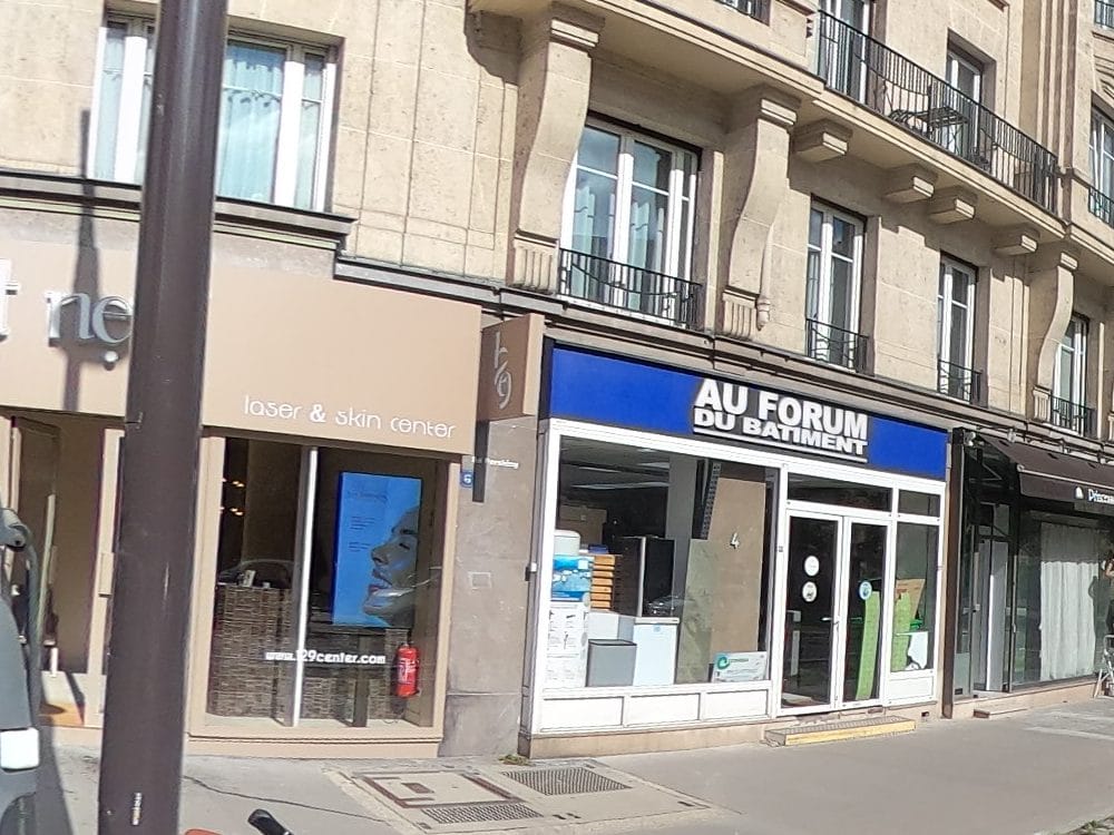Vue de la rue à l’adresse de 129 center - ÉPILATION LASER