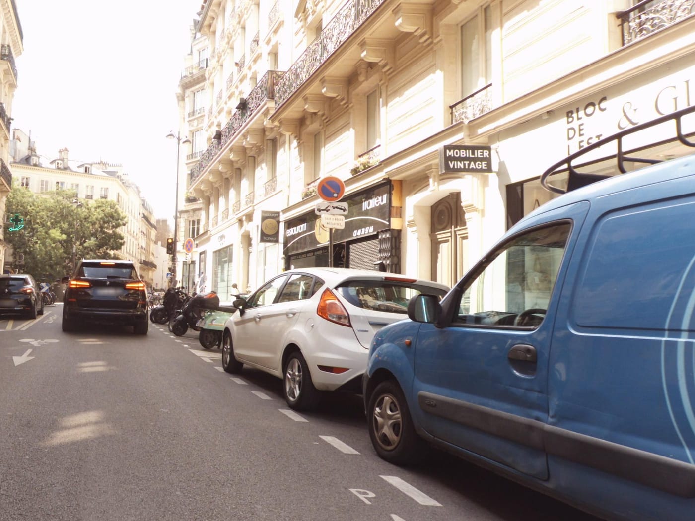 Vue de la rue à l’adresse de K'si buffet à volonté Indien Iranien
