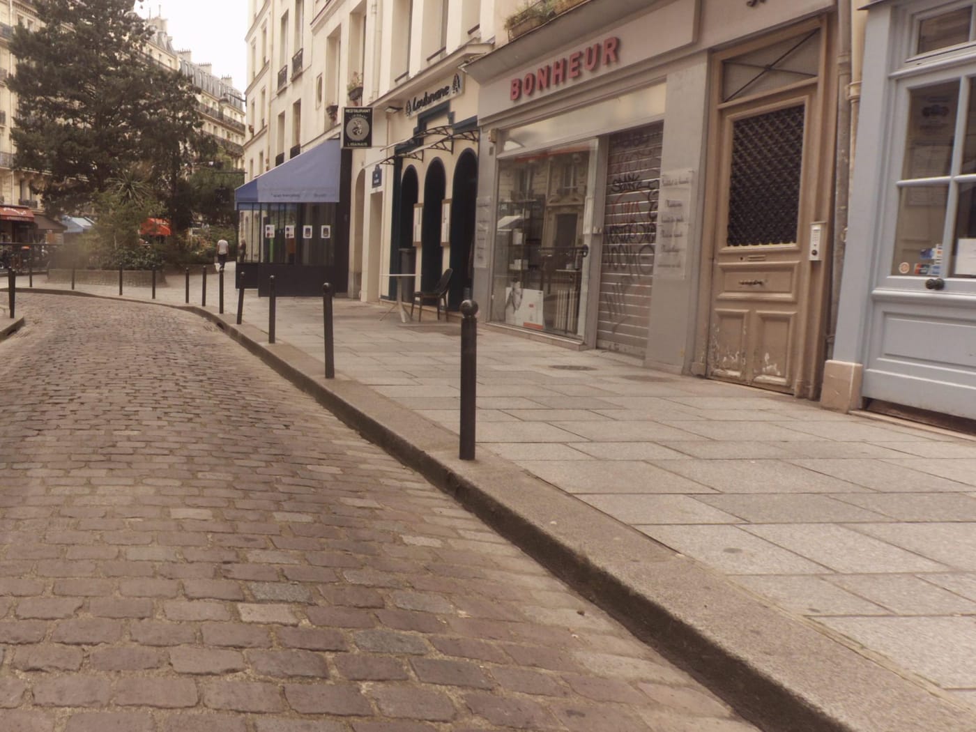 Vue de la rue à l’adresse de Le Loubnane