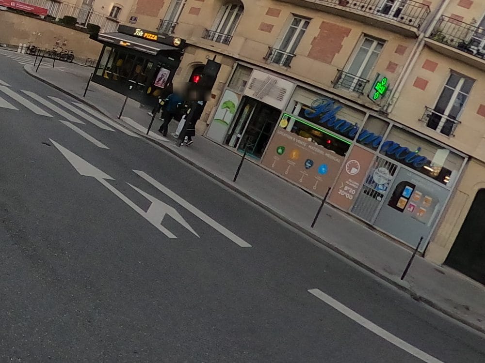 Vue de la rue à l’adresse de Five Pizza Original -Rue de Vaugirard - Paris 15