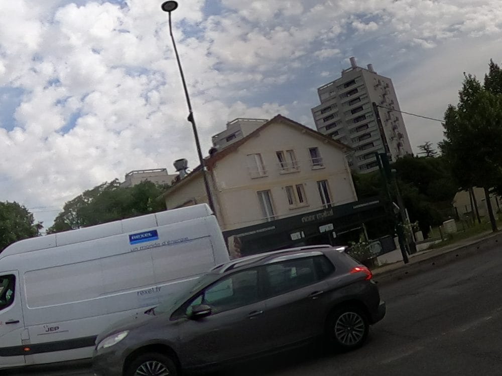 Vue de la rue à l’adresse de Noor mahal