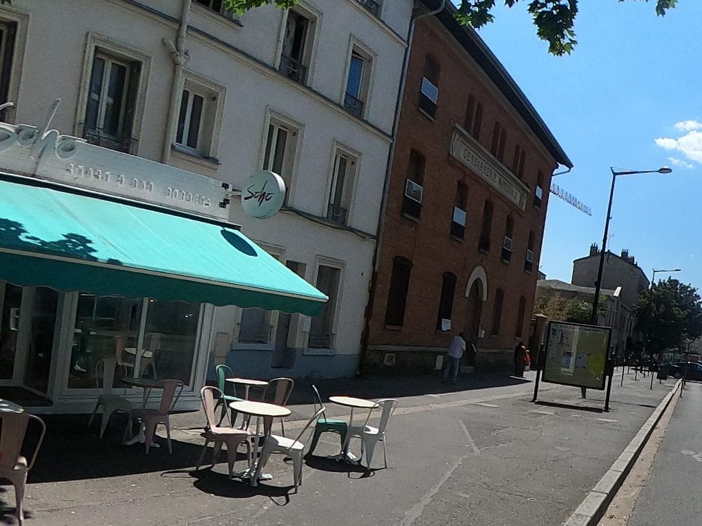 Vue de la rue à l’adresse de Soho restaurant