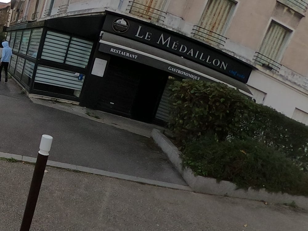 Vue de la rue à l’adresse de Le Médaillon