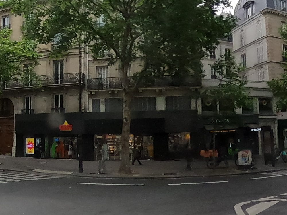 Vue de la rue à l’adresse de O'Tacos Paris République