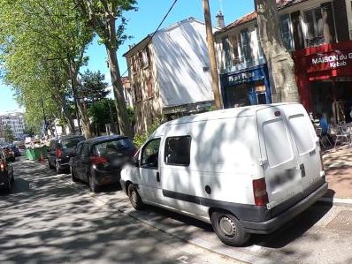 Vue de la rue à l’adresse de La maison du grill