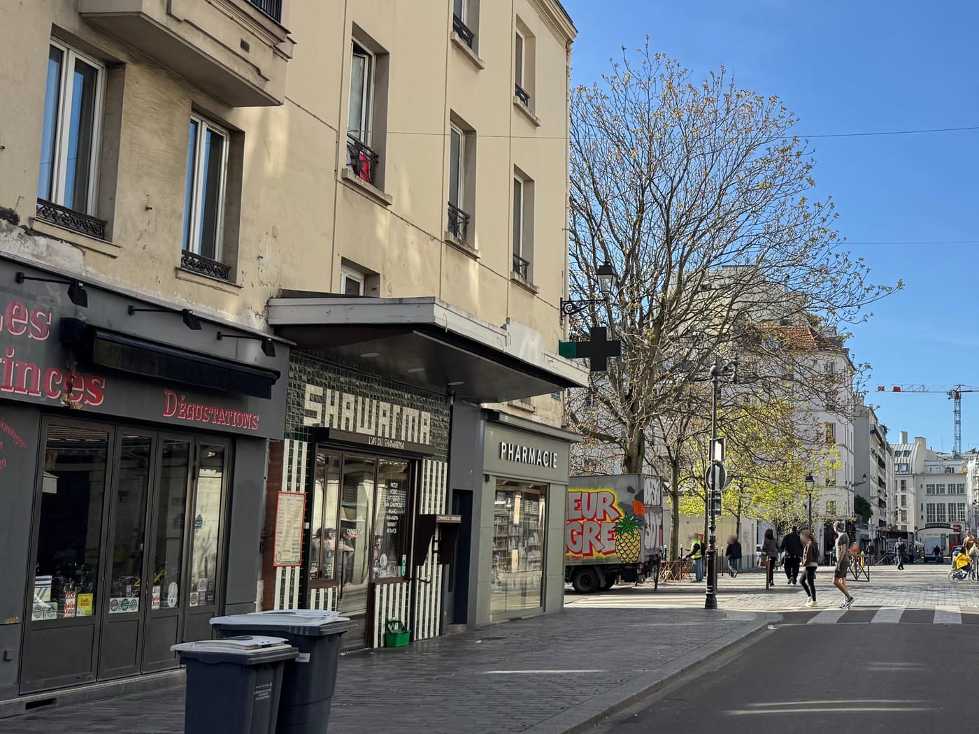 Vue de la rue à l’adresse de L'As du Shawarma