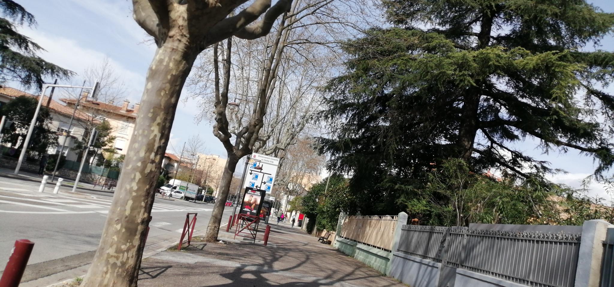 Vue de la rue à l’adresse de Pizza Laly