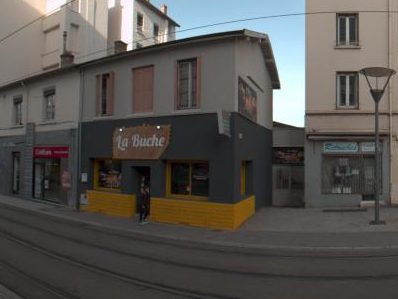 Vue de la rue à l’adresse de La Bûche