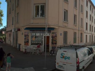 Vue de la rue à l’adresse de Peppone