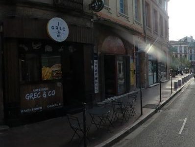 Vue de la rue à l’adresse de Grec & co.