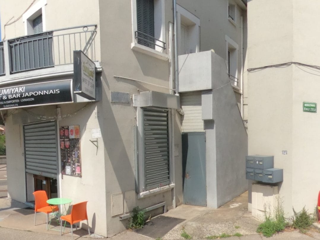 Vue de la rue à l’adresse de Sumiyaki