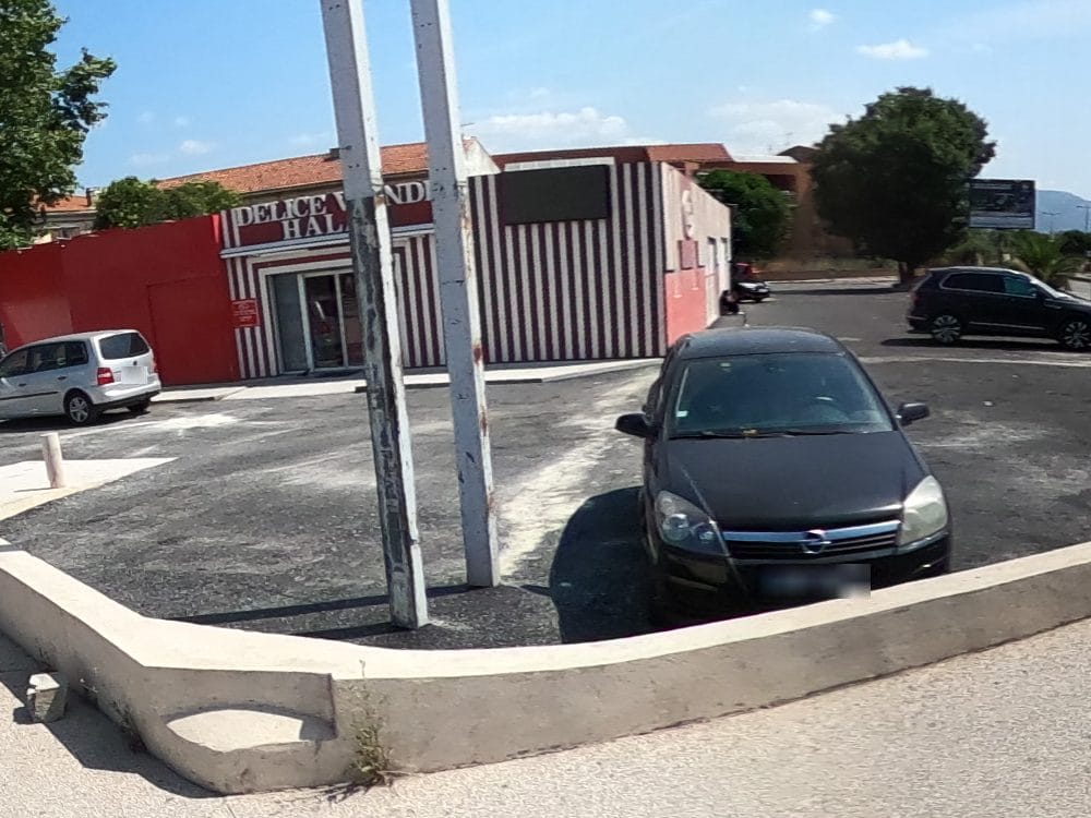 Vue de la rue à l’adresse de Délice Viande Halal
