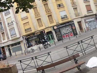 Vue de la rue à l’adresse de Distric Five