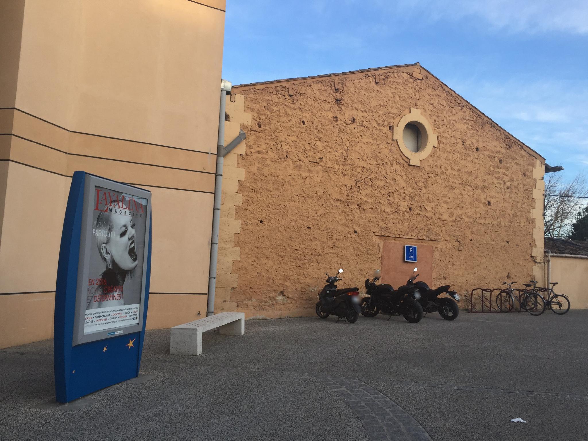 Vue de la rue à l’adresse de Quick