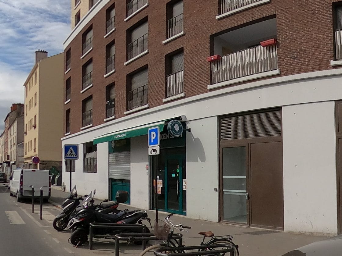 Vue de la rue à l’adresse de Chicken spot