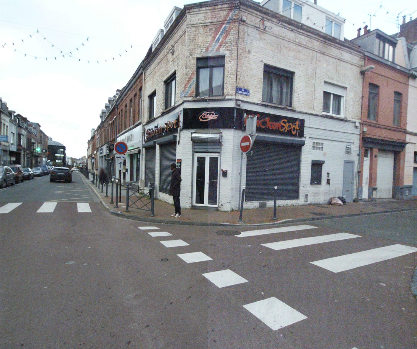 Vue de la rue à l’adresse de Chicken Spot