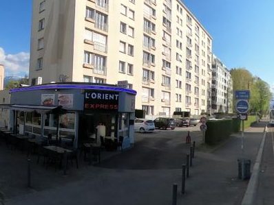 Vue de la rue à l’adresse de L'Orient Express