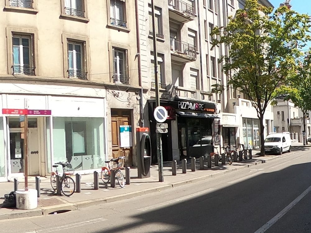 Vue de la rue à l’adresse de Pizz'Amore