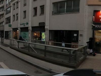 Vue de la rue à l’adresse de Carrefour City