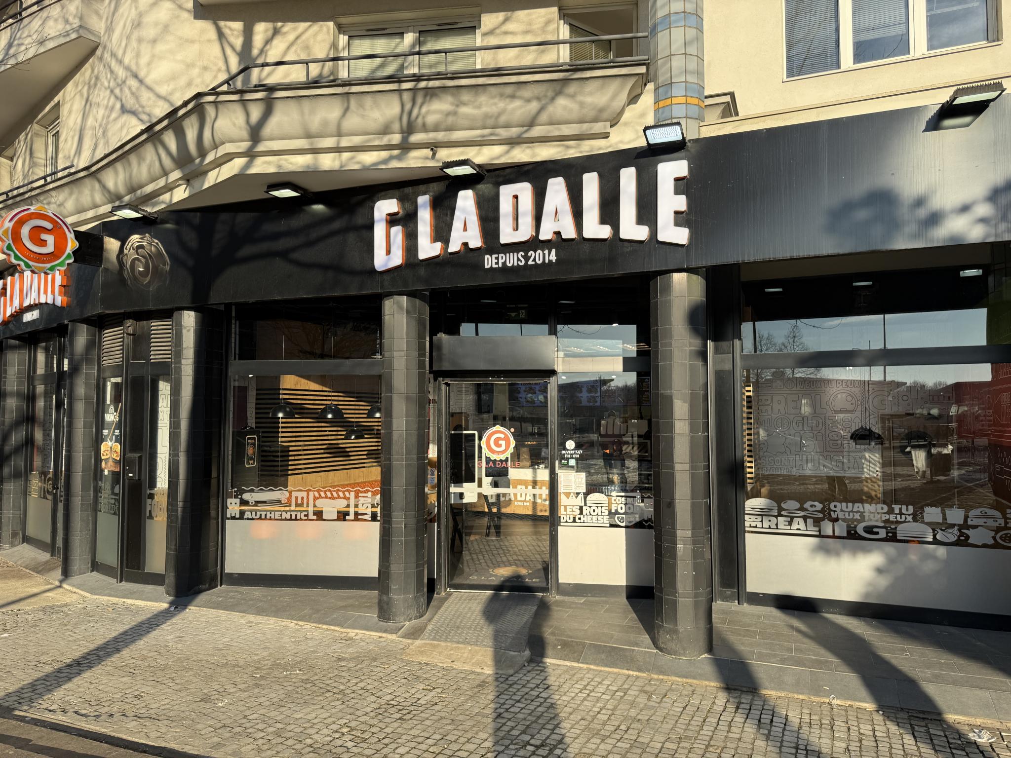 Vue de la rue à l’adresse de G La Dalle