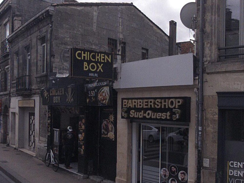 Vue de la rue à l’adresse de Chicken Box