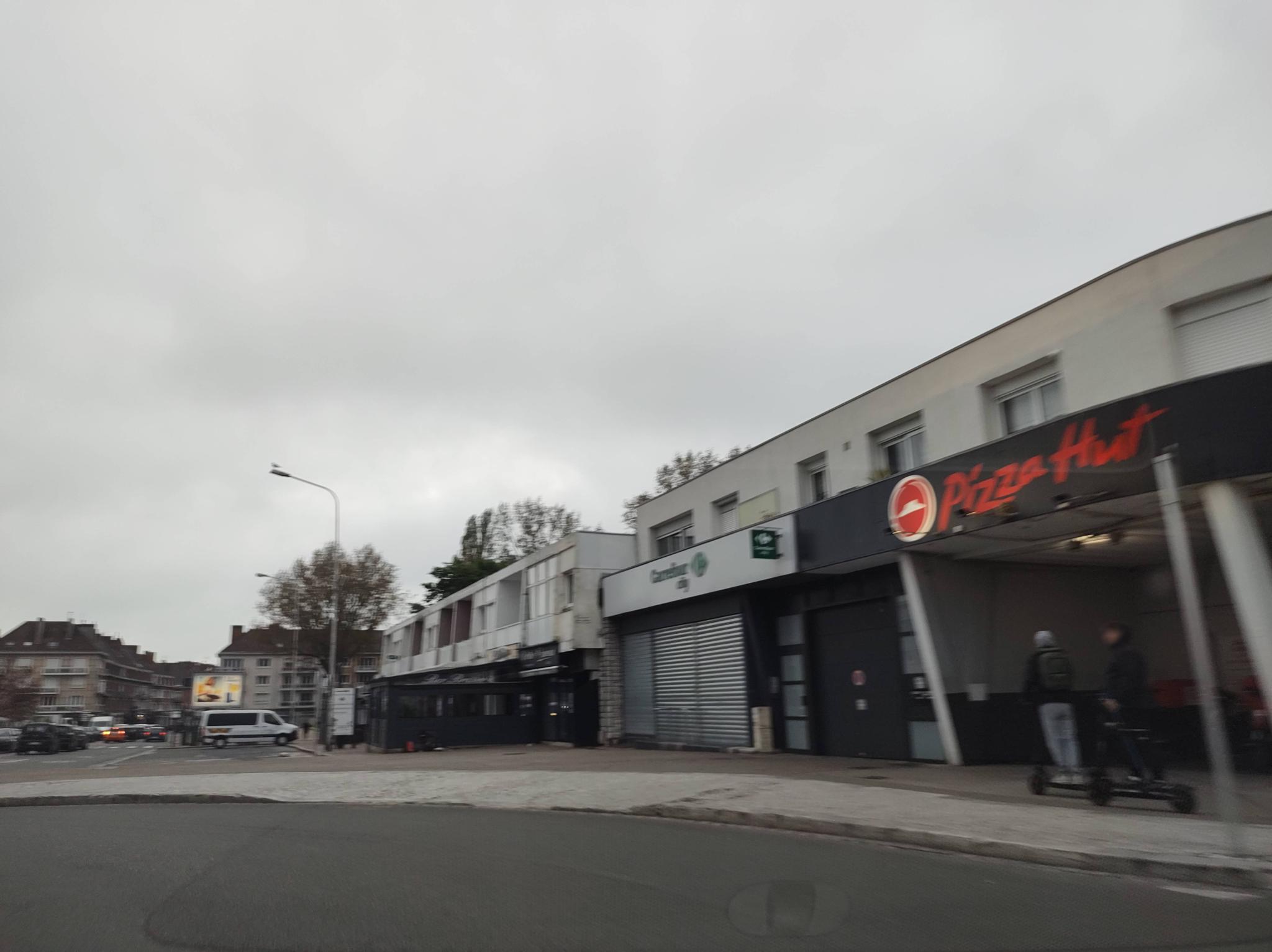 Vue de la rue à l’adresse de Carrefour City