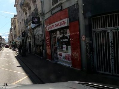 Vue de la rue à l’adresse de Planet Tacos