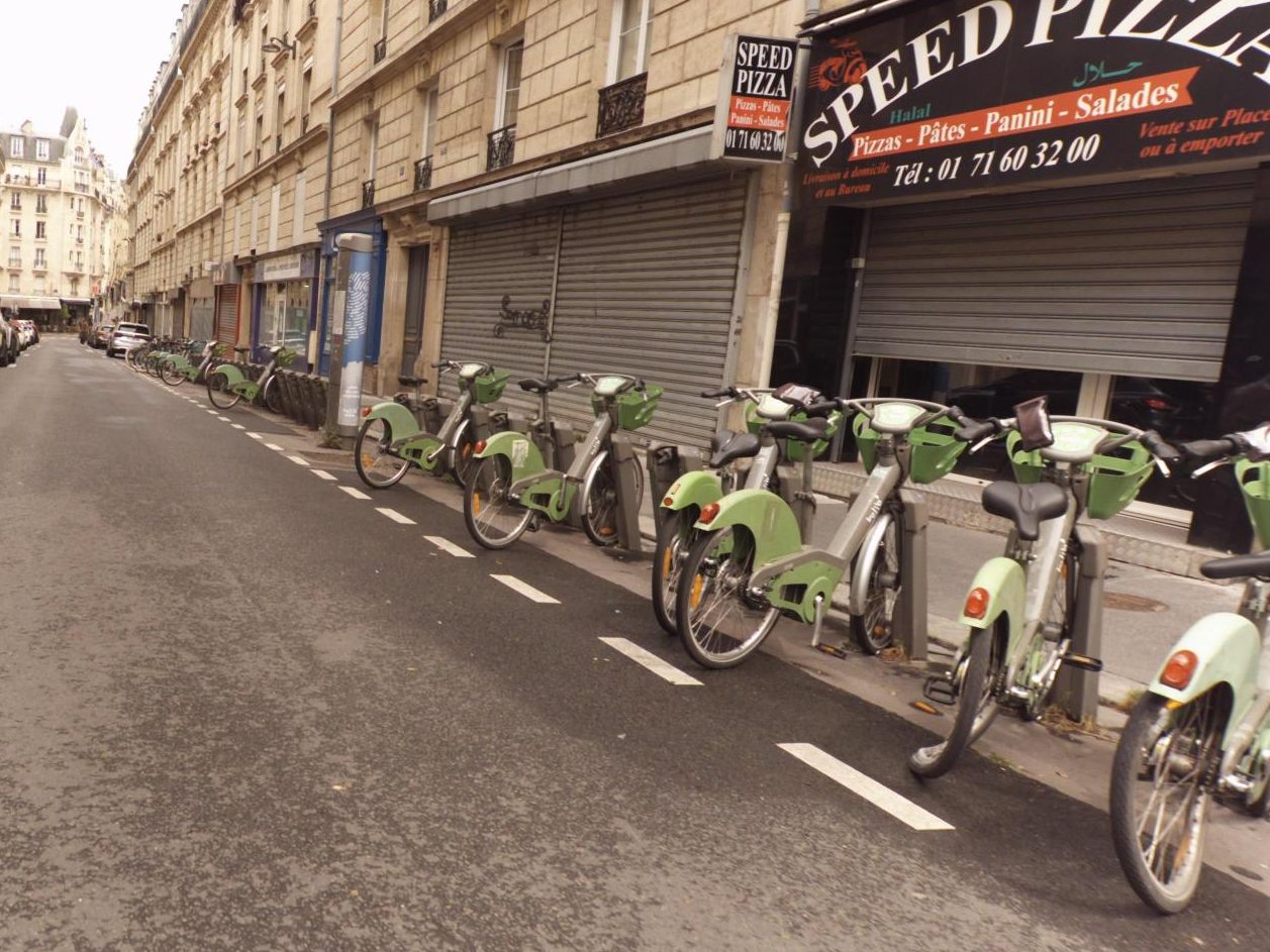 Vue de la rue à l’adresse de Speed Pizza